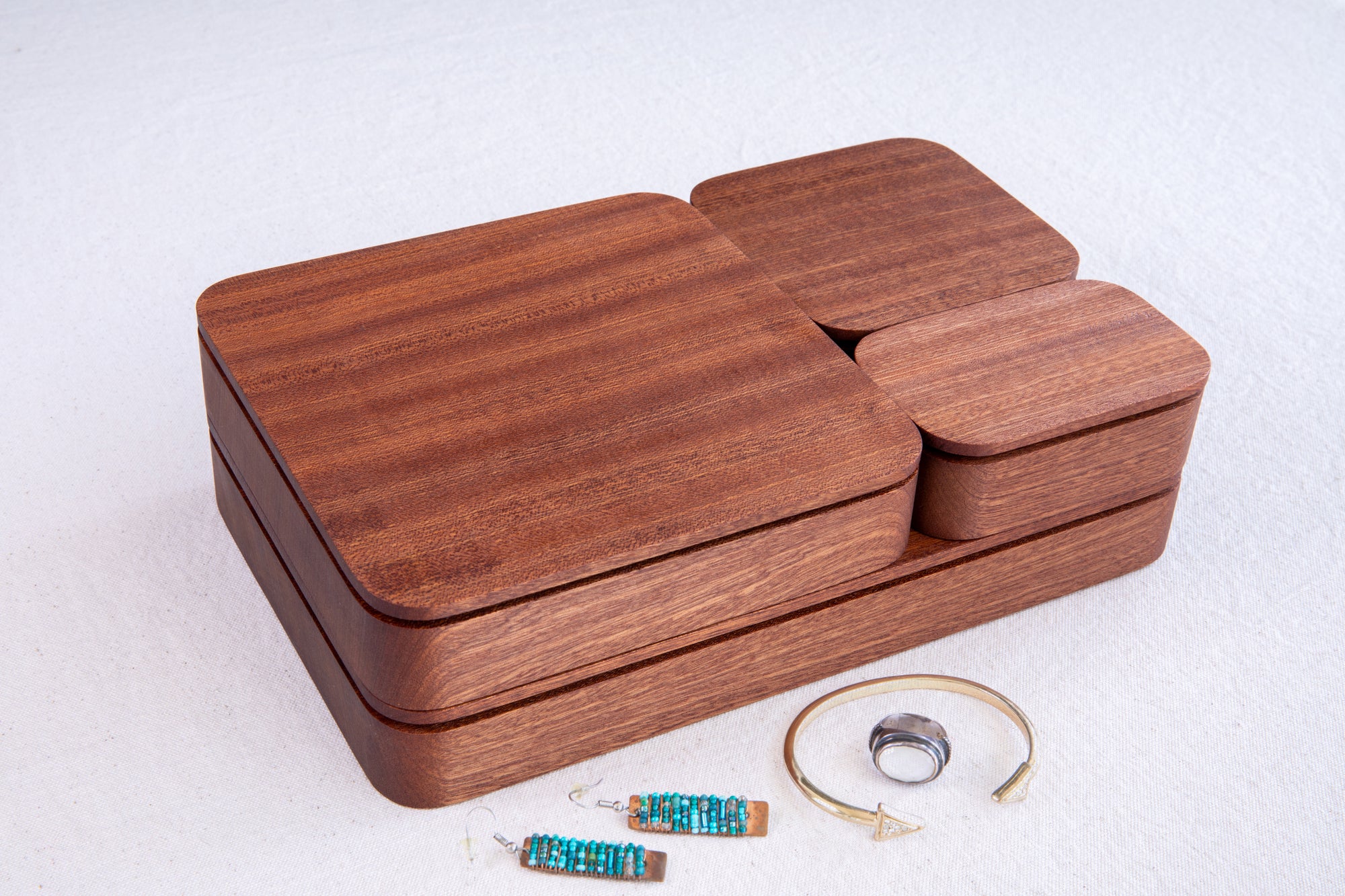 The Divina Four Box Set, Sapele