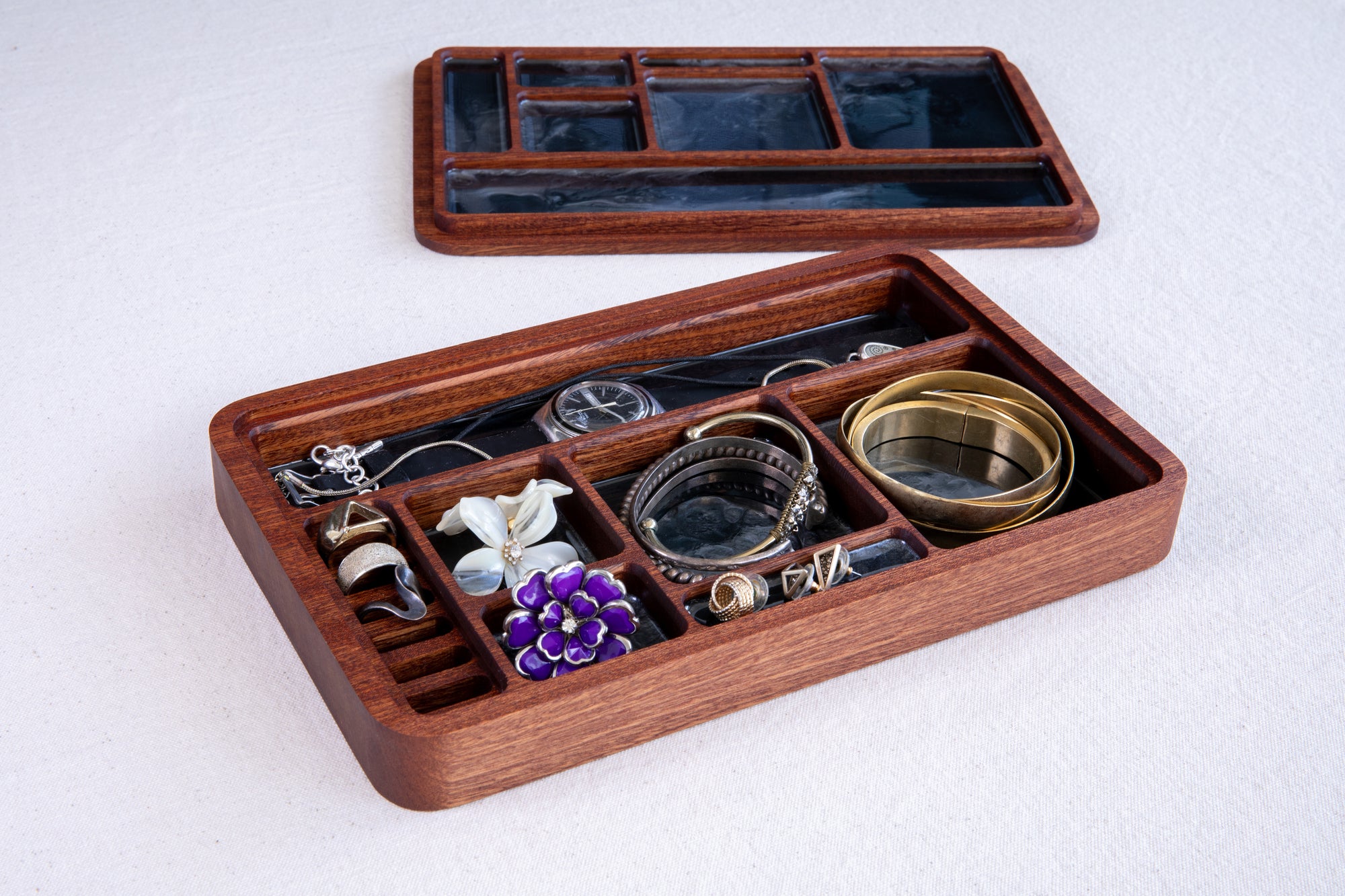 The Divina Four Box Set, Sapele