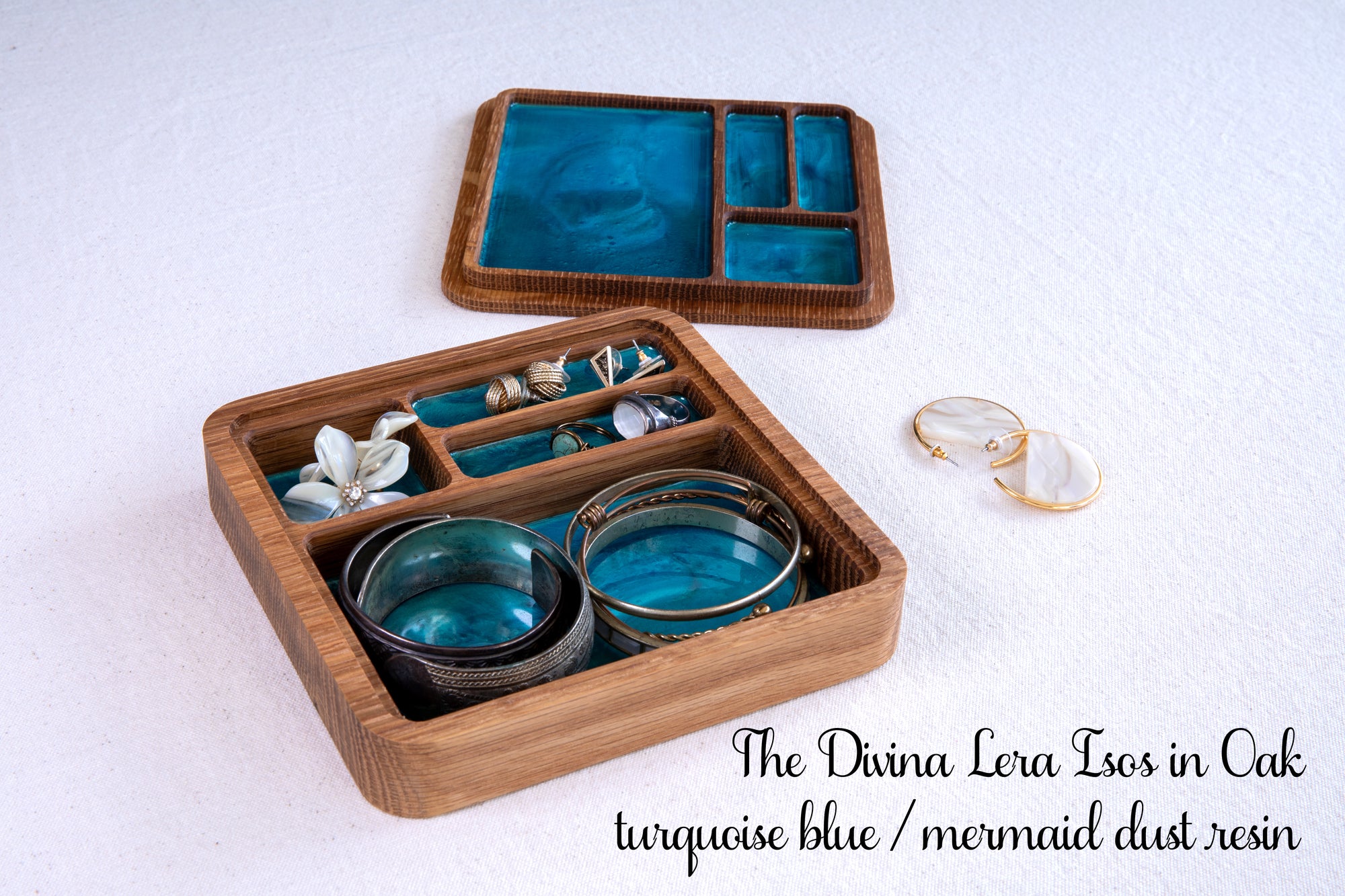 The Divina Four Box Set, Oak