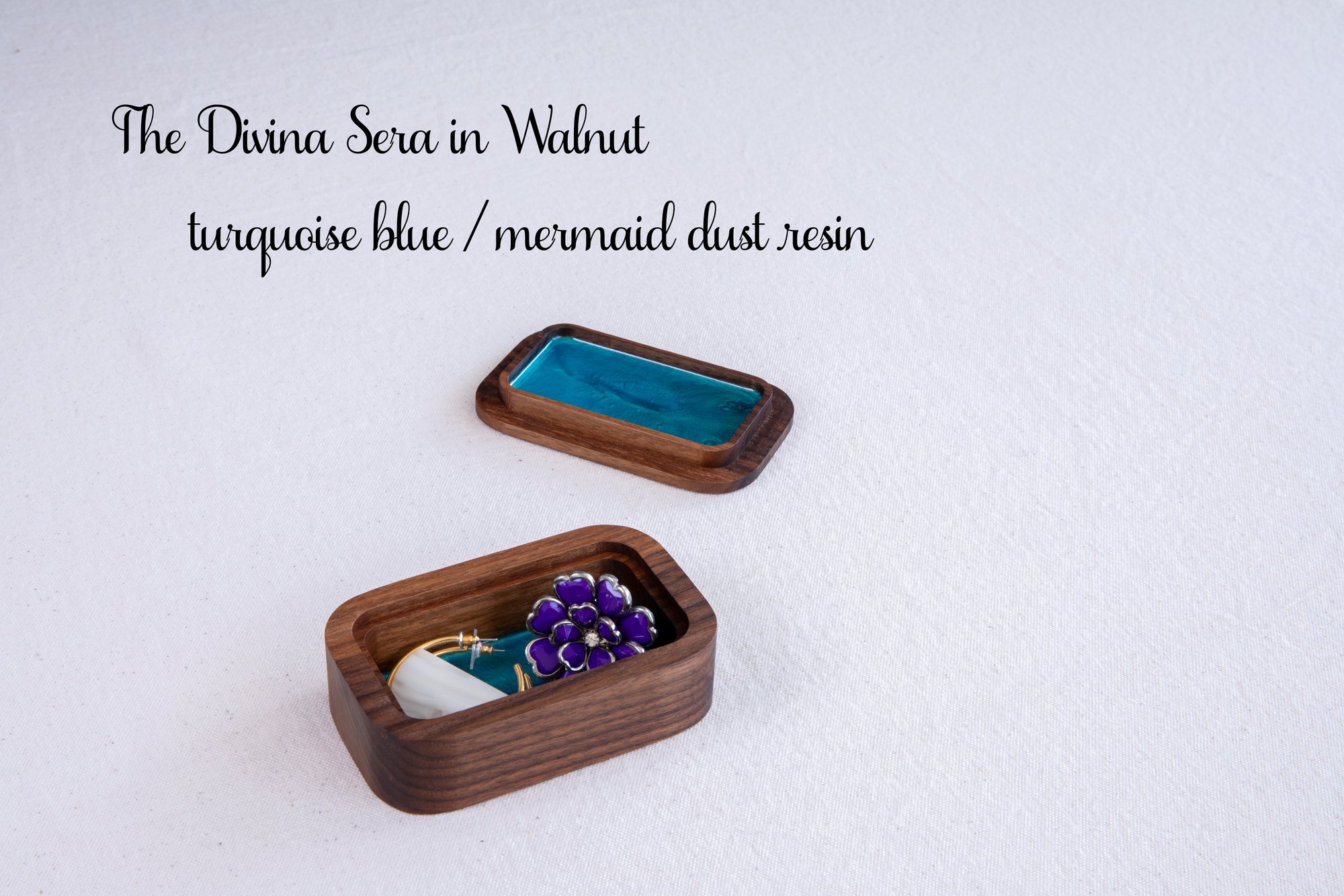 The Divina Four Box Set, Oak